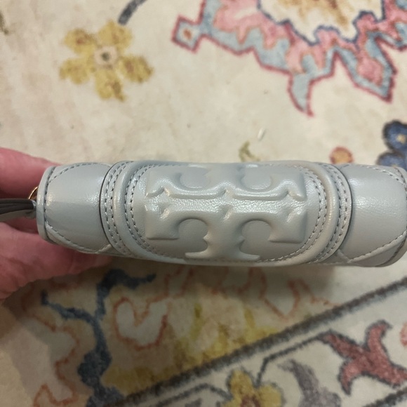 Tory Burch Gray Quilted Wallet - Picture 3 of 5